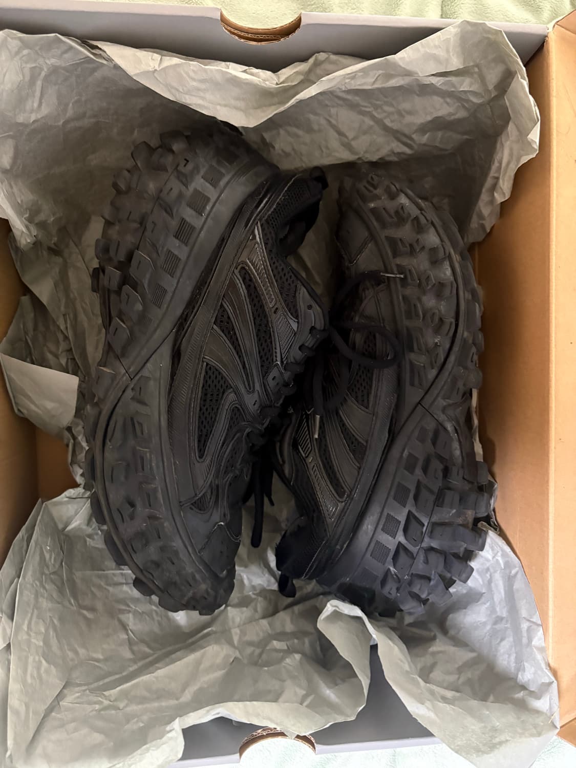 발렌시아가 디펜더 42 블랙 상품이미지7