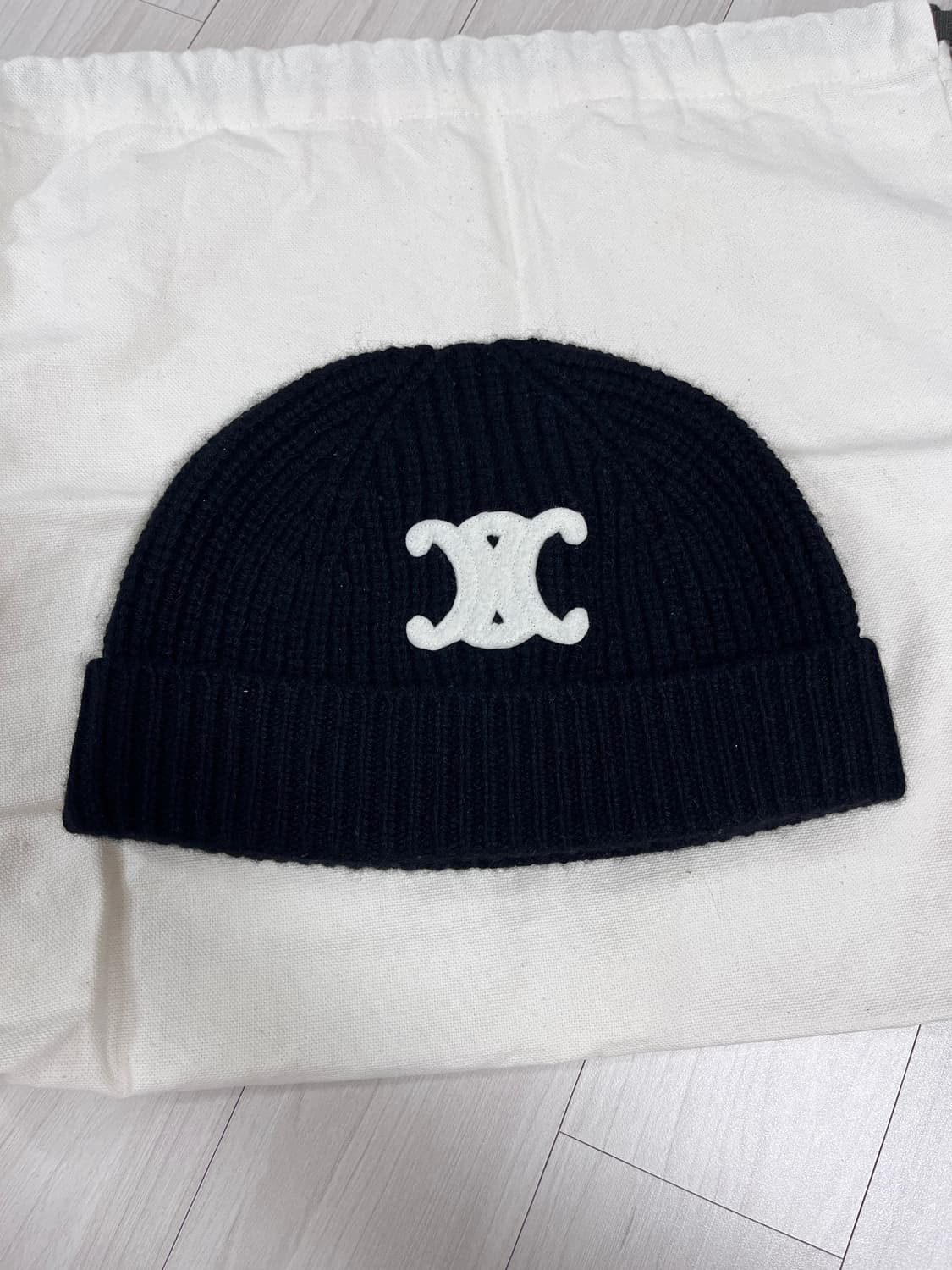 셀린느 트리옹프 비니 상품이미지2