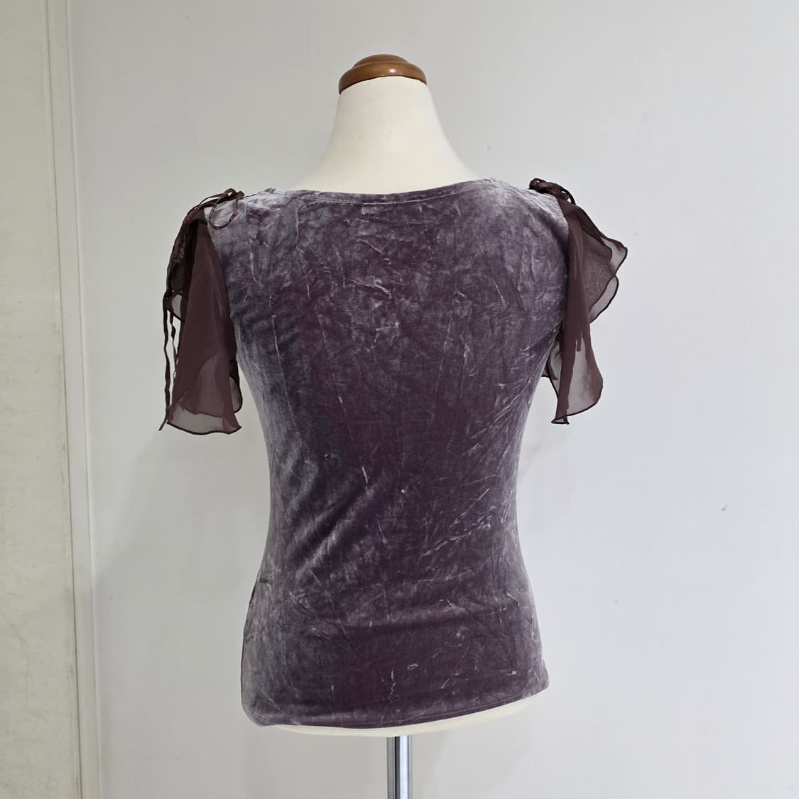 브라운 벨벳 라떼 셔링 블라우스 상품이미지3