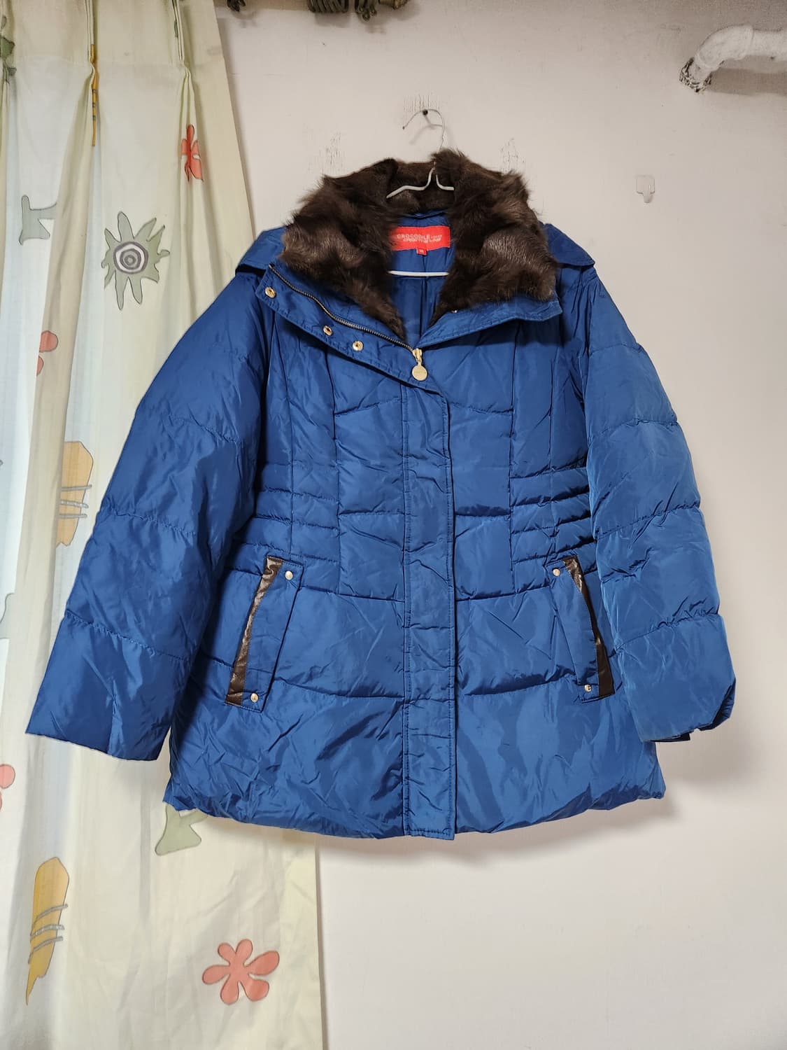 크로커다일 퍼 카라 블루 패딩 95 상품이미지1