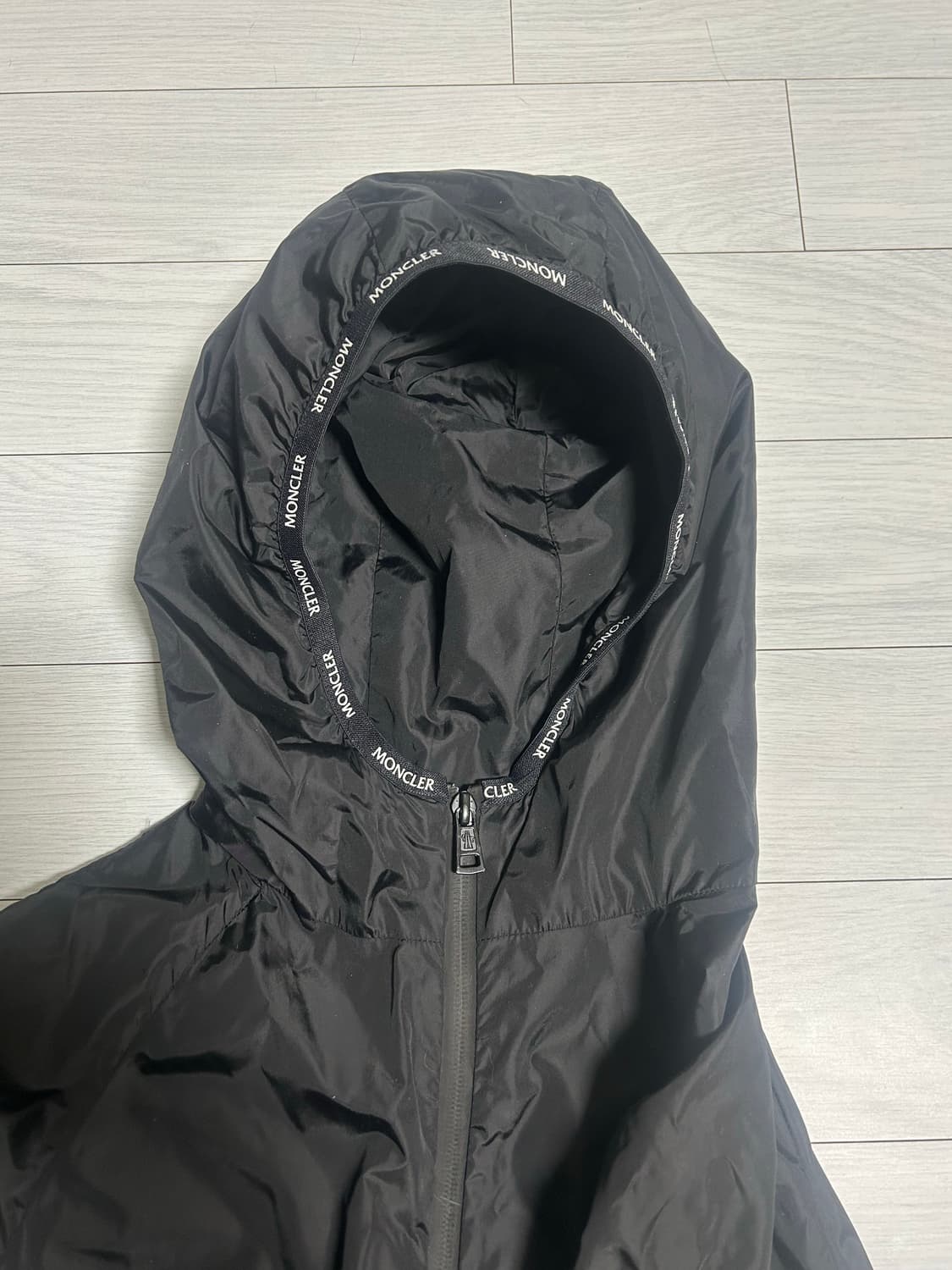 몽클레어 블랙 바람막이 상품이미지2