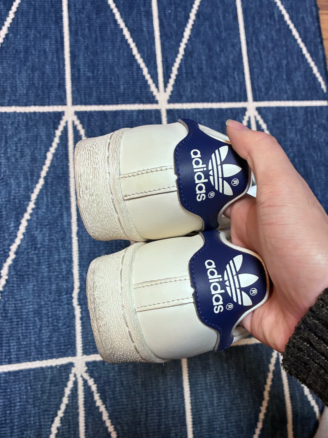 아디다스 슈퍼스타82 화이트 다크블루 상품이미지3