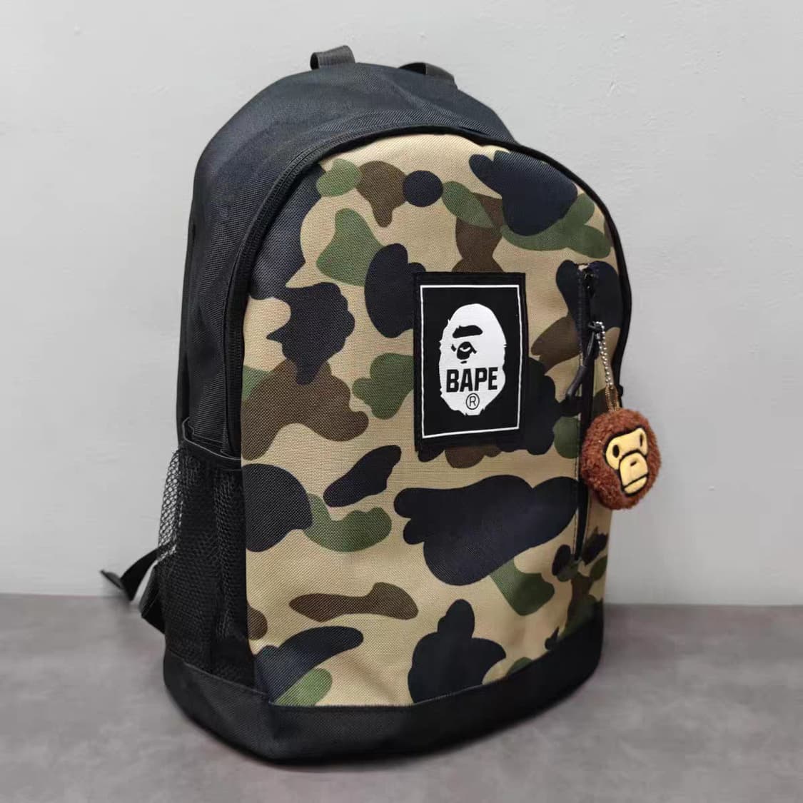 베이프 백팩 + 베이프 마일로 키링 상품이미지10