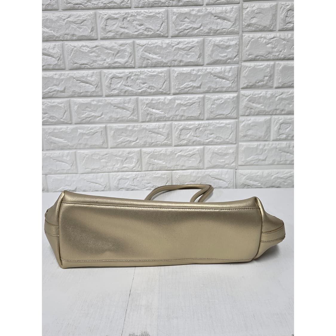 FURLA 훌라 금색 펀칭 숄더백 상품이미지6
