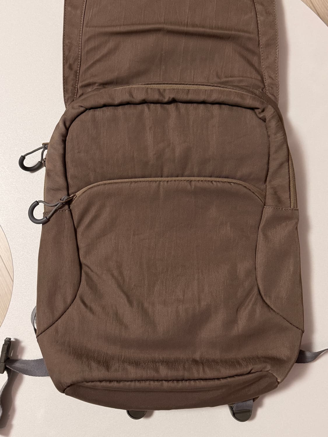 미스치프 롬버스 플랩 백팩 토프 상품이미지2