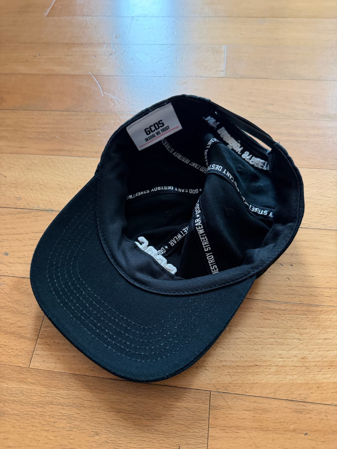 GCDS 블랙볼캡 상품이미지2