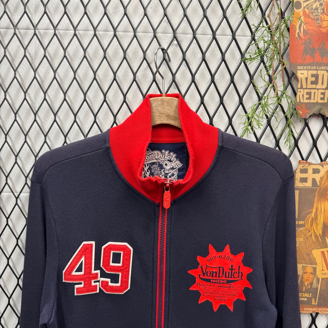 본더치 트랙자켓 전면 레터링 로고 포인트 네이비 레드 배색 상품이미지3