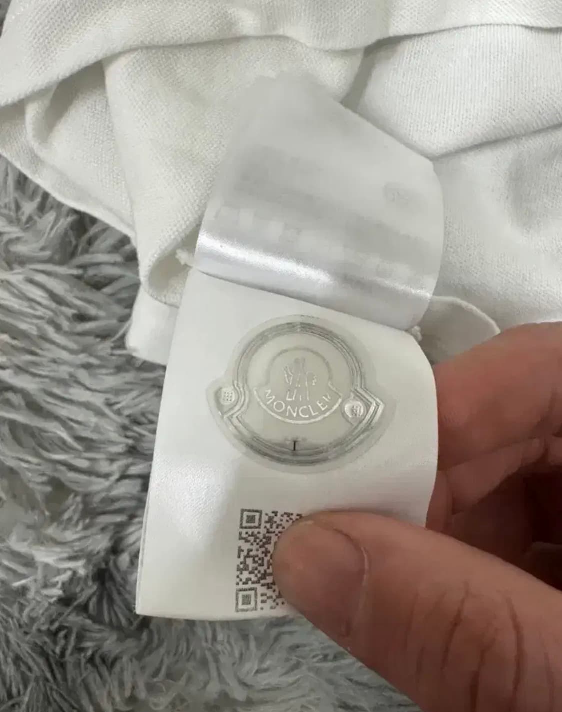 몽클레어 카라티 판매합니다 상품이미지8