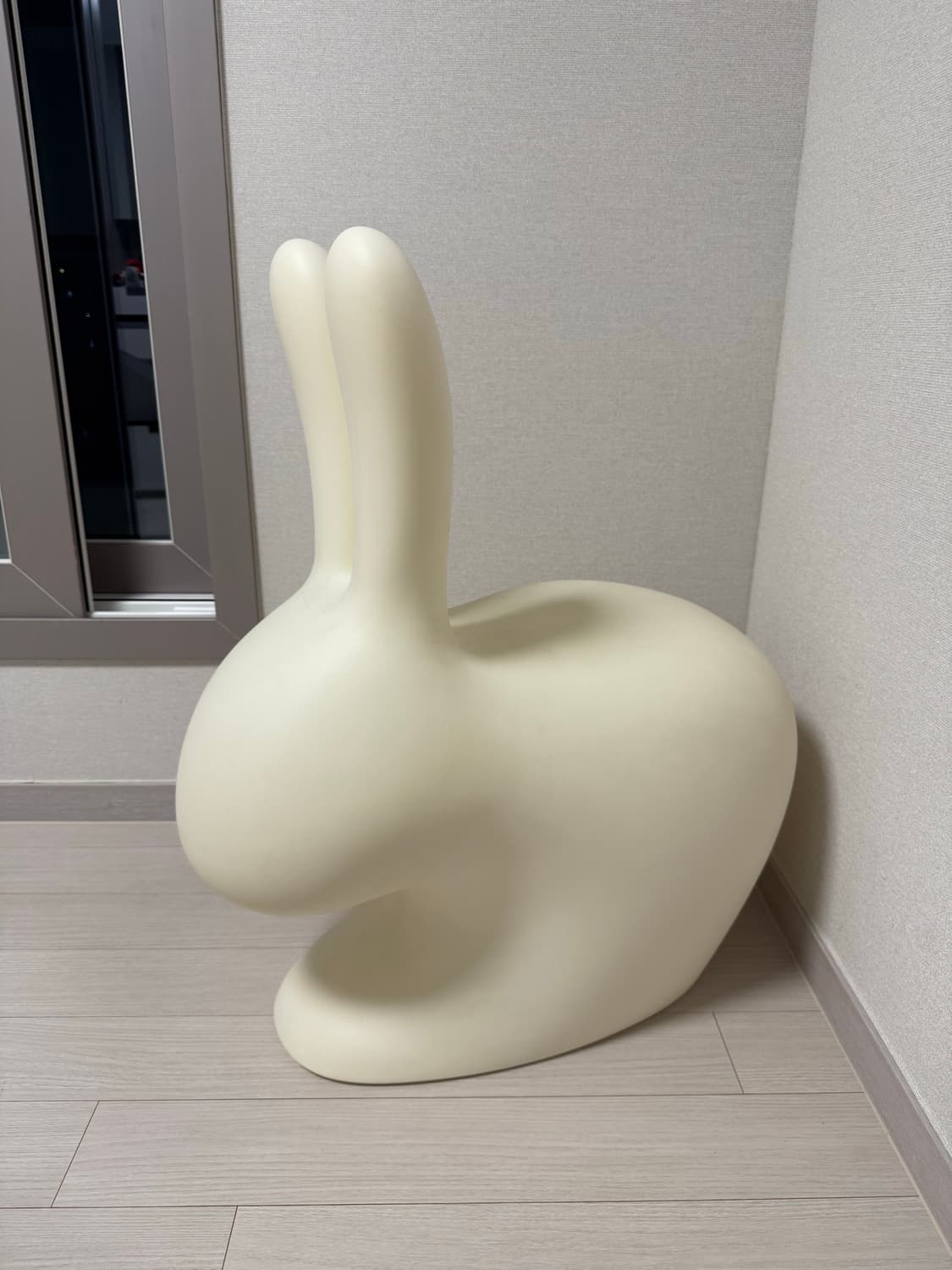 퀴부 래빗체어 스툴 라지 조명 상품이미지1