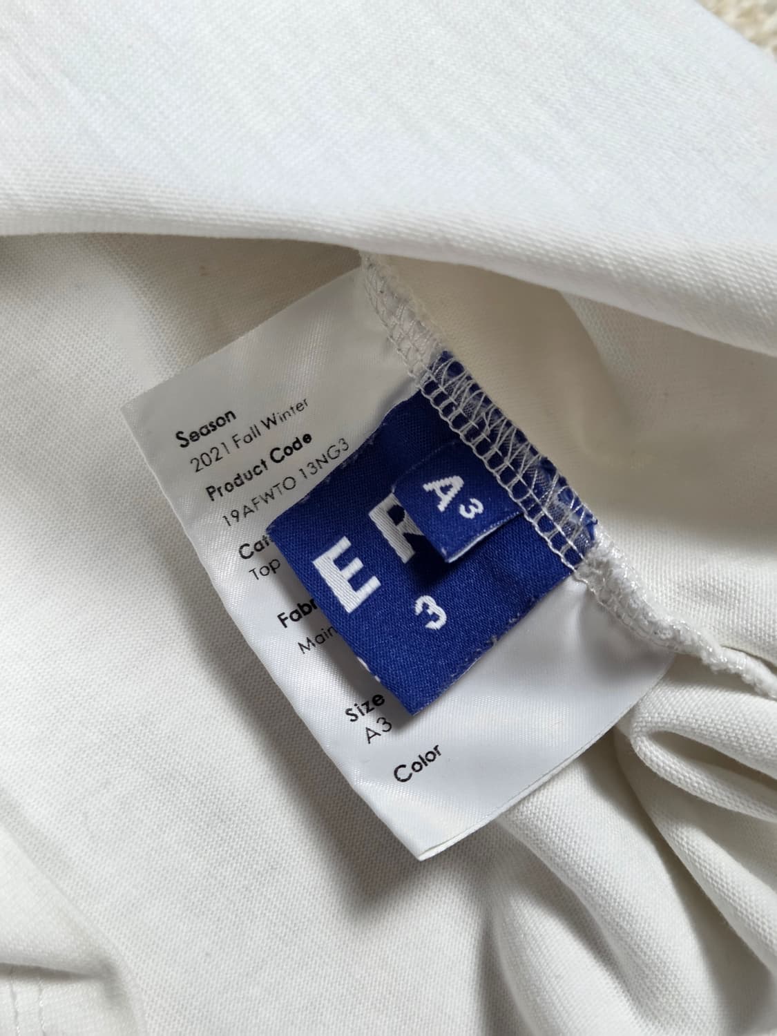 [아더에러 x 메종키츠네] 블루 폭스 패치 반팔 티셔츠 | S00139 상품이미지3