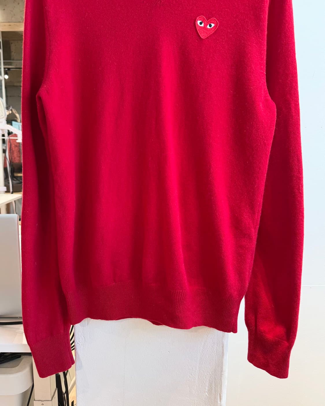 꼼데가르송 플레이 레드 하트패치 브이넥 니트  상품이미지6