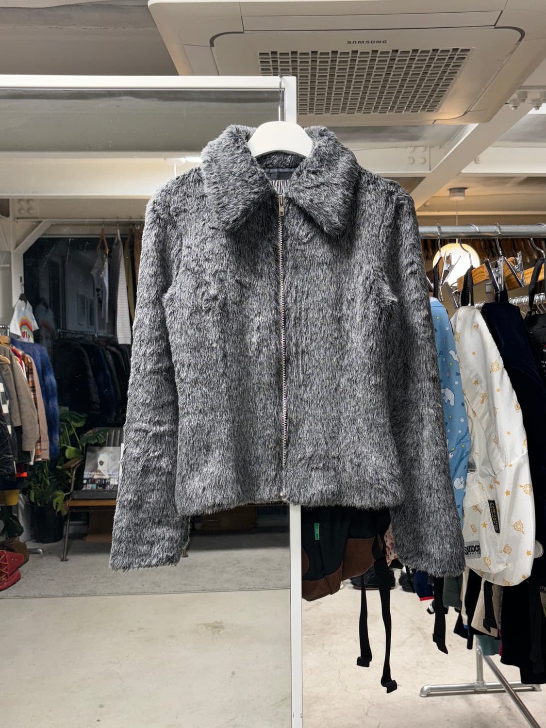 Marginal gramor 페이크 퍼 자켓 상품이미지1