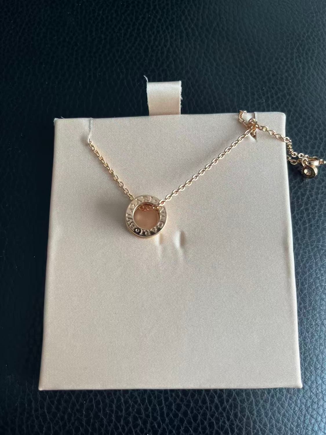 불가리 비제로원 네크리스 파베 로즈골드 상품이미지2