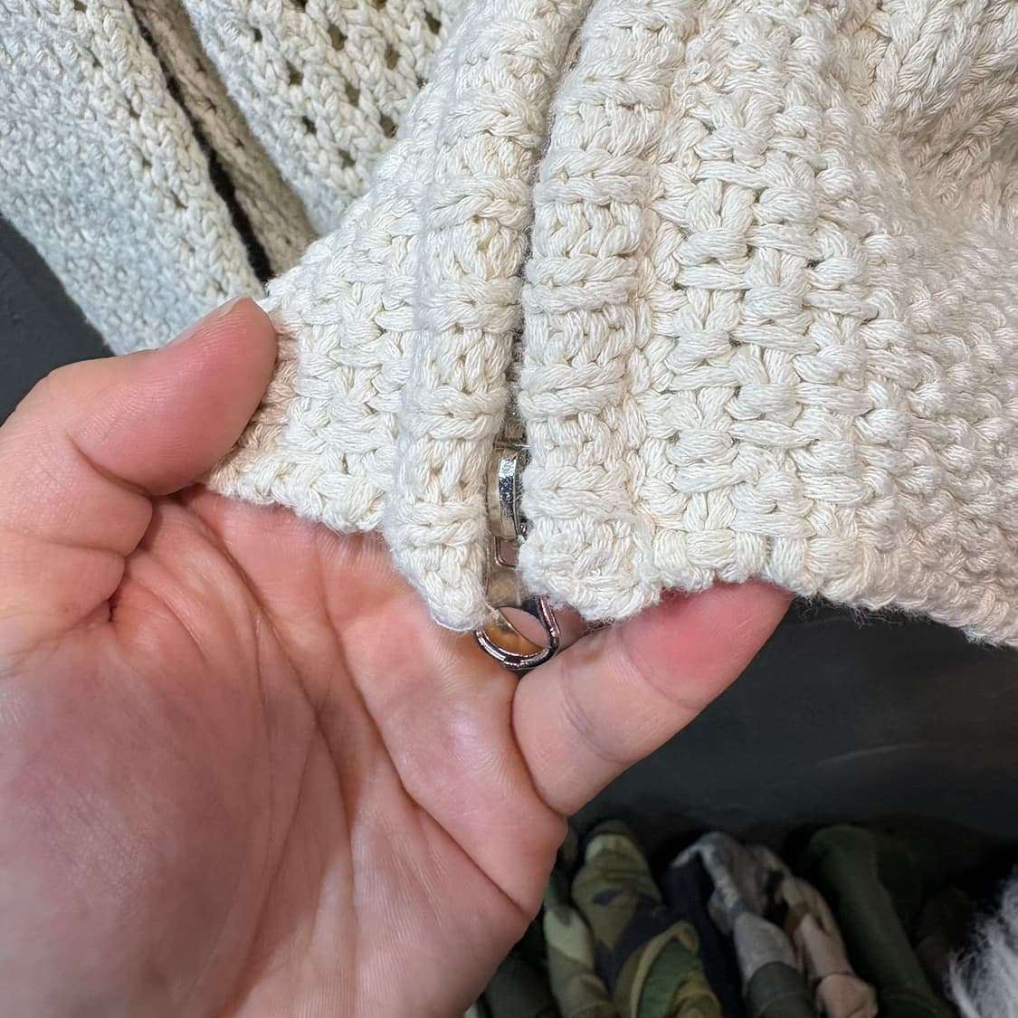 [L] SATUR 새터 그물 후드 니트 상품이미지4