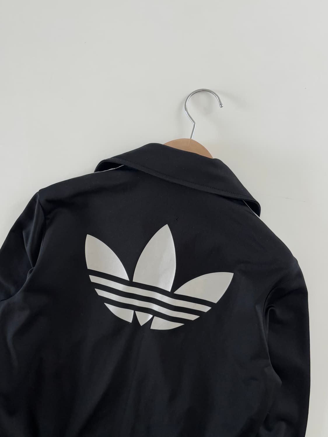 Adidas 아디다스 우먼 실버로고 블랙컬러 파이어버드 트랙탑 상품이미지3