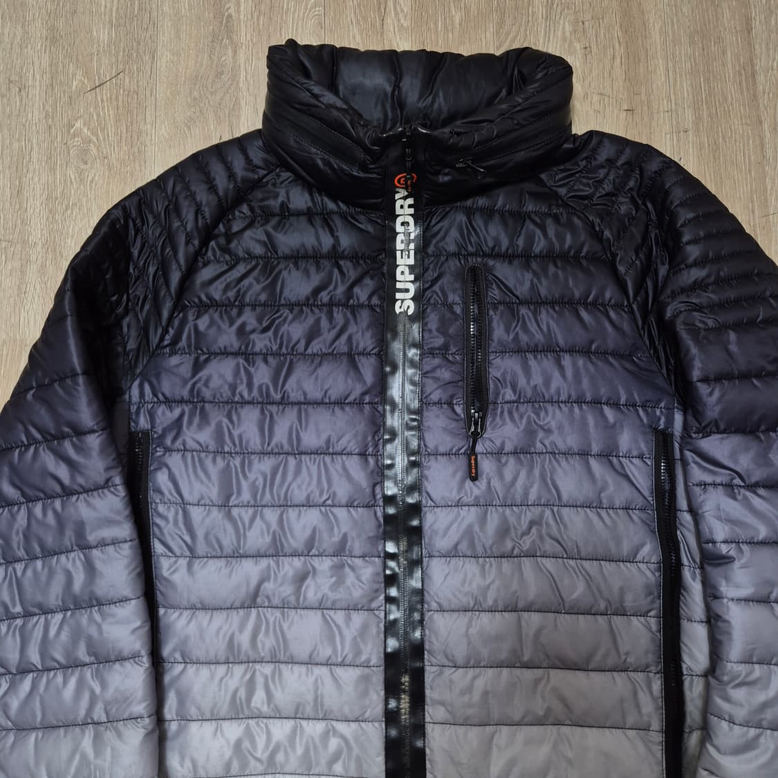 슈퍼드라이 재팬 그라데이션 파워 페이드 경량패딩 자켓 L(100) 상품이미지2