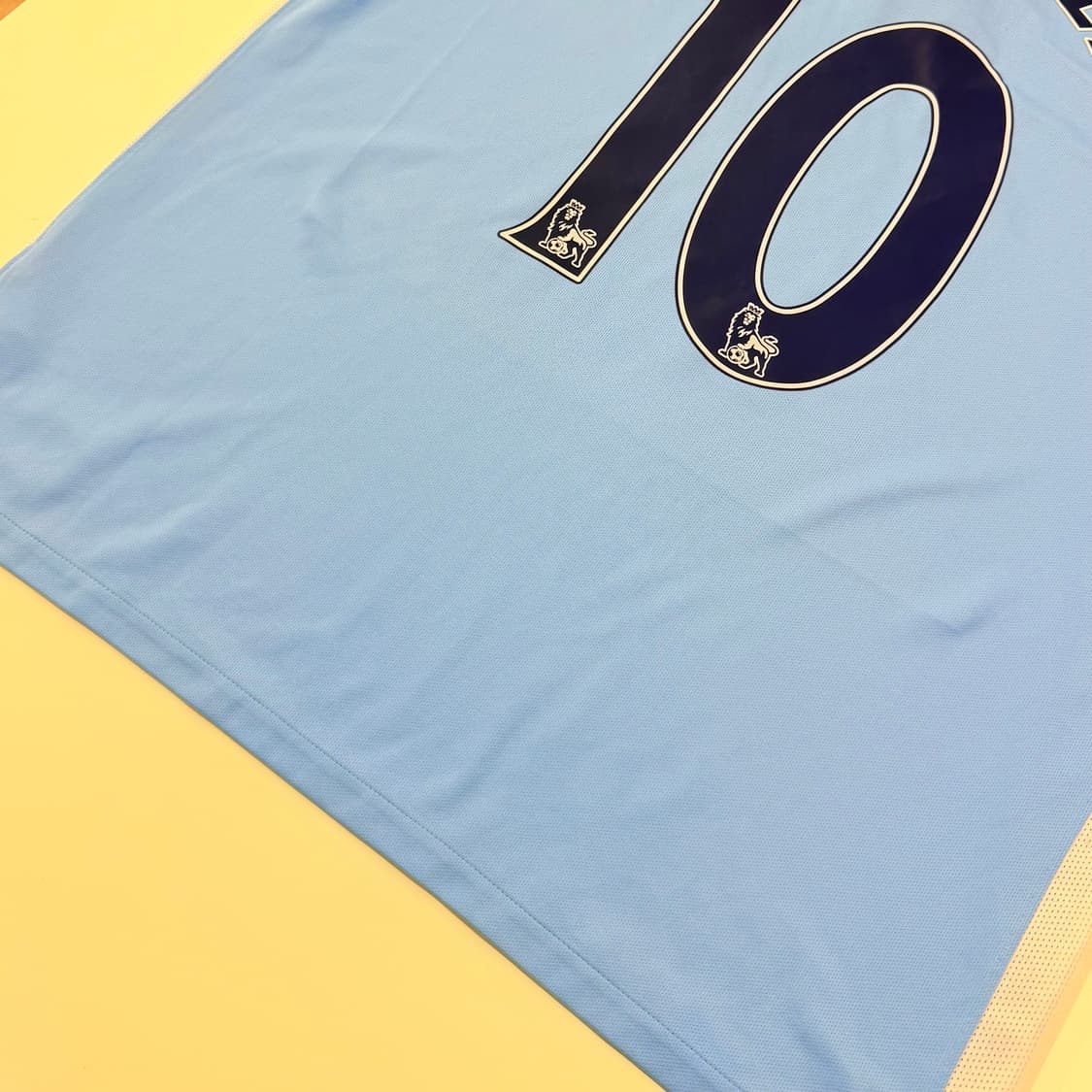 15-16 맨시티 홈 아구에로 유니폼 상품이미지3