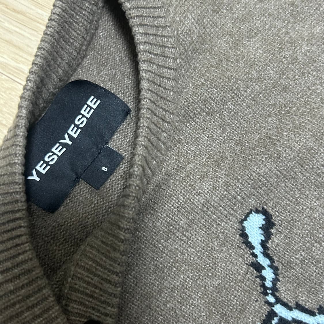 예스아이씨 체리 토마토 그래픽 니트 풀오버 니트 상품이미지2