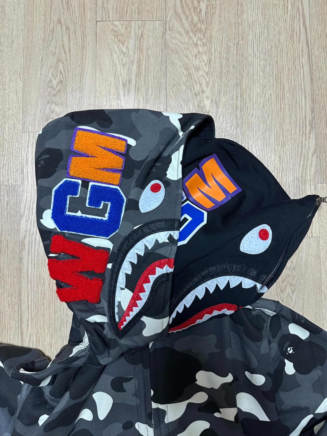베이프 샤크 블랙 카모 후드집업 상품이미지2