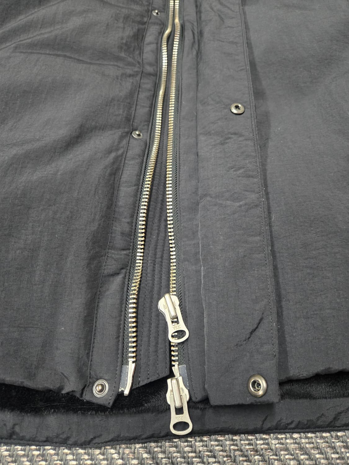 일꼬르소  미니멀 숏 다운 점퍼 블랙 오버핏패딩 상품이미지5