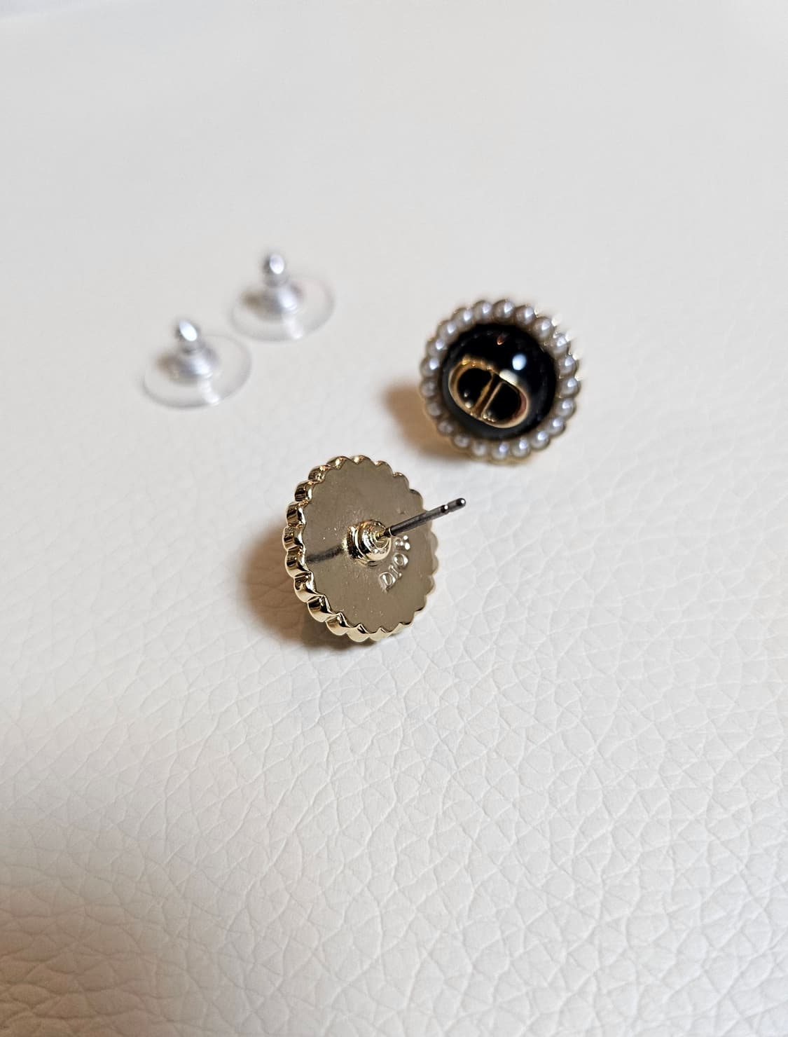 디올 업사이클링 블랙스톤 진주 귀걸이 상품이미지4