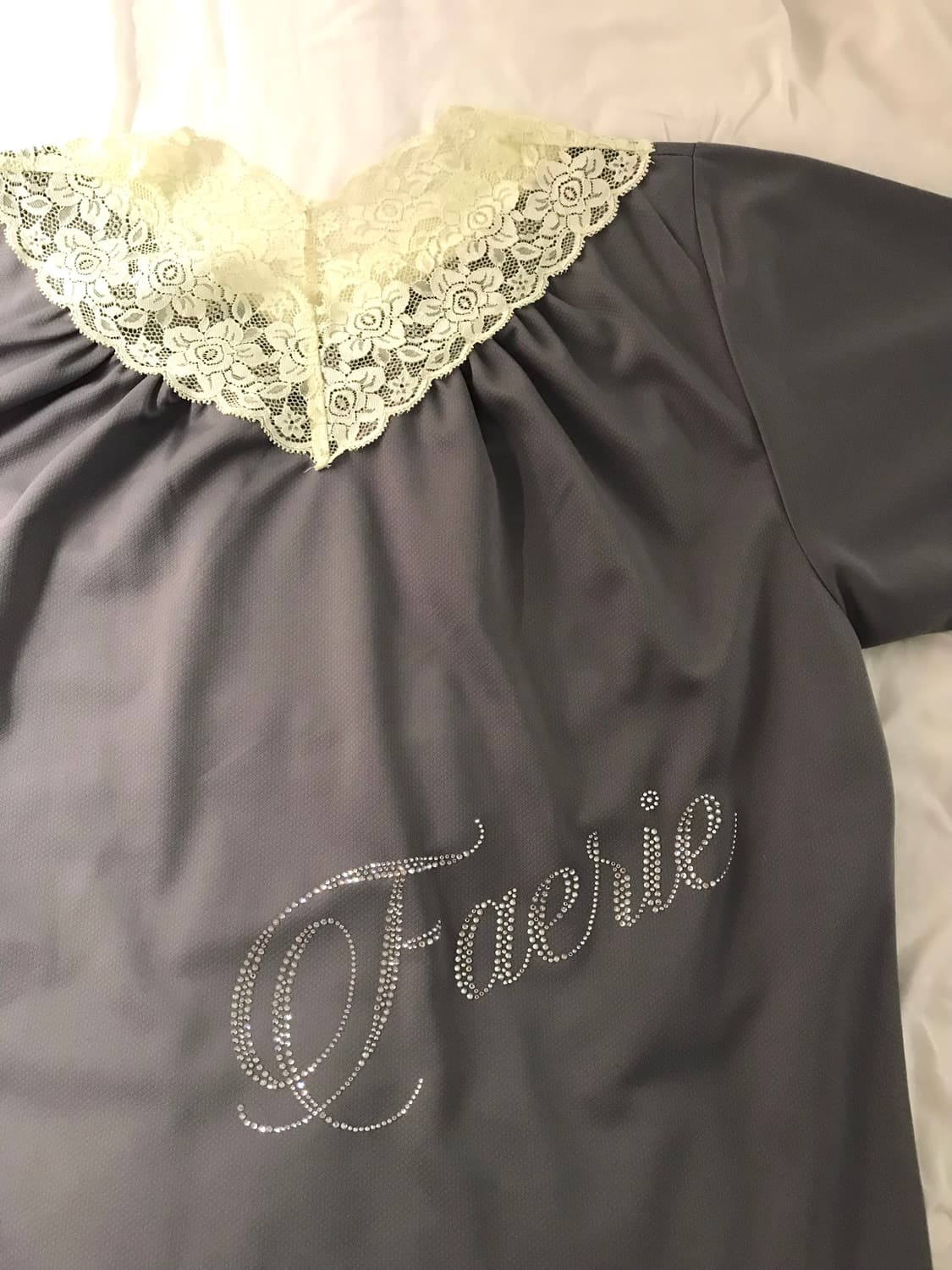 faerie 샵페어리 브이넥 레이스 셔링 탑 *화이트 색상과 교환 가능 상품이미지3
