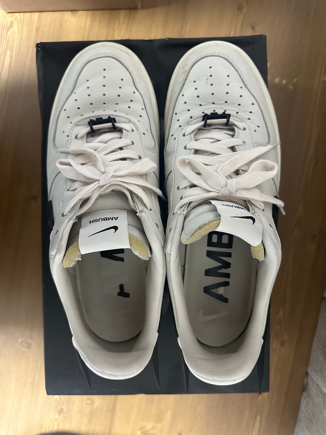 나이키 앰부쉬 에어포스 1 로우 상품이미지2