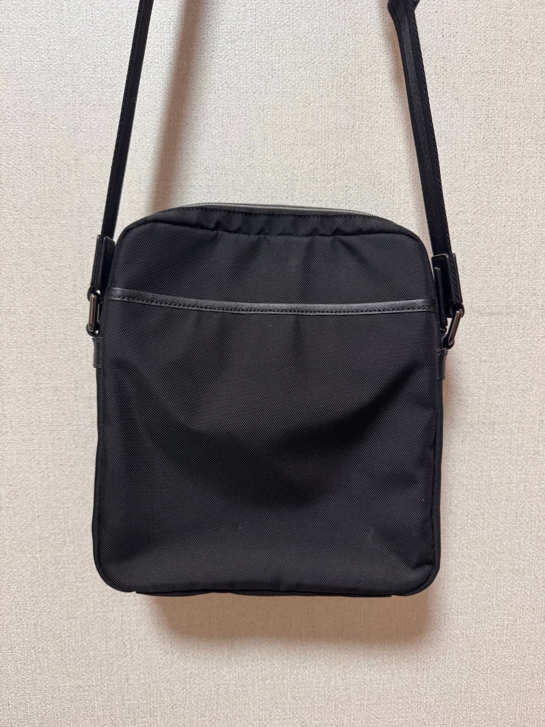 닥스 남성 크로스백 팝니다! 상품이미지2