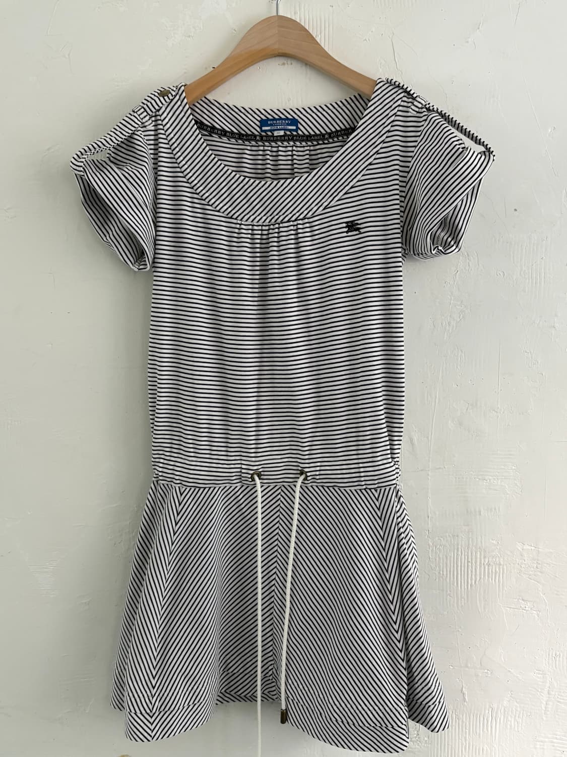 Burberry 버버리 블루라벨 기마 로고 스트라이프 패턴 스트링 원피스 상품이미지1
