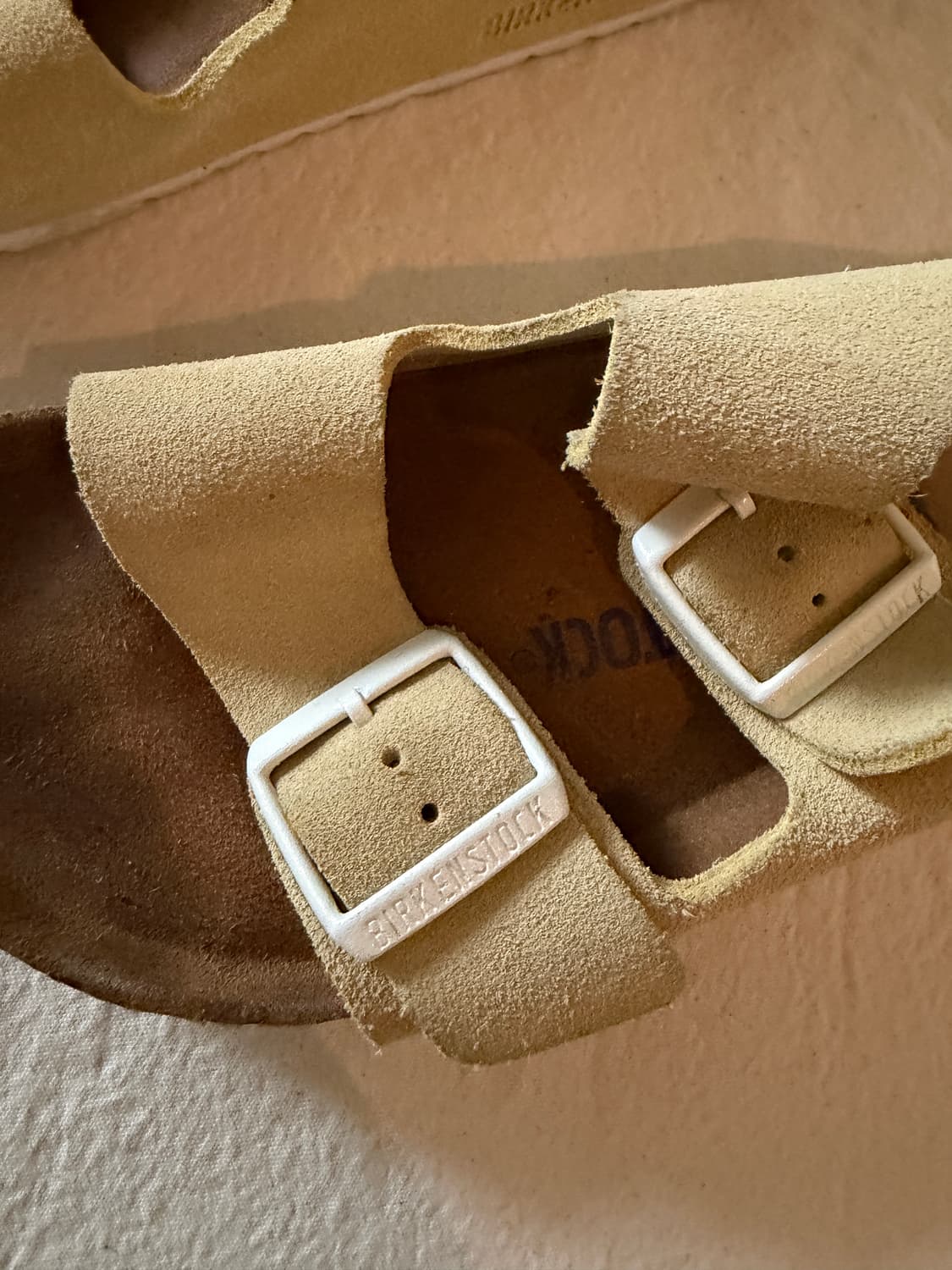 버켄스탁 연두색 버클 샌들 상품이미지3