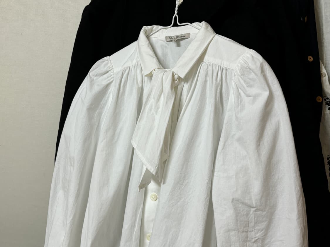 블라스블럼 타이 블라우스(시착) 상품이미지2