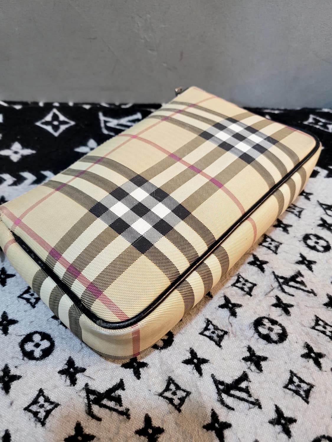 정품 버버리 노바체크 파우치백 상품이미지4