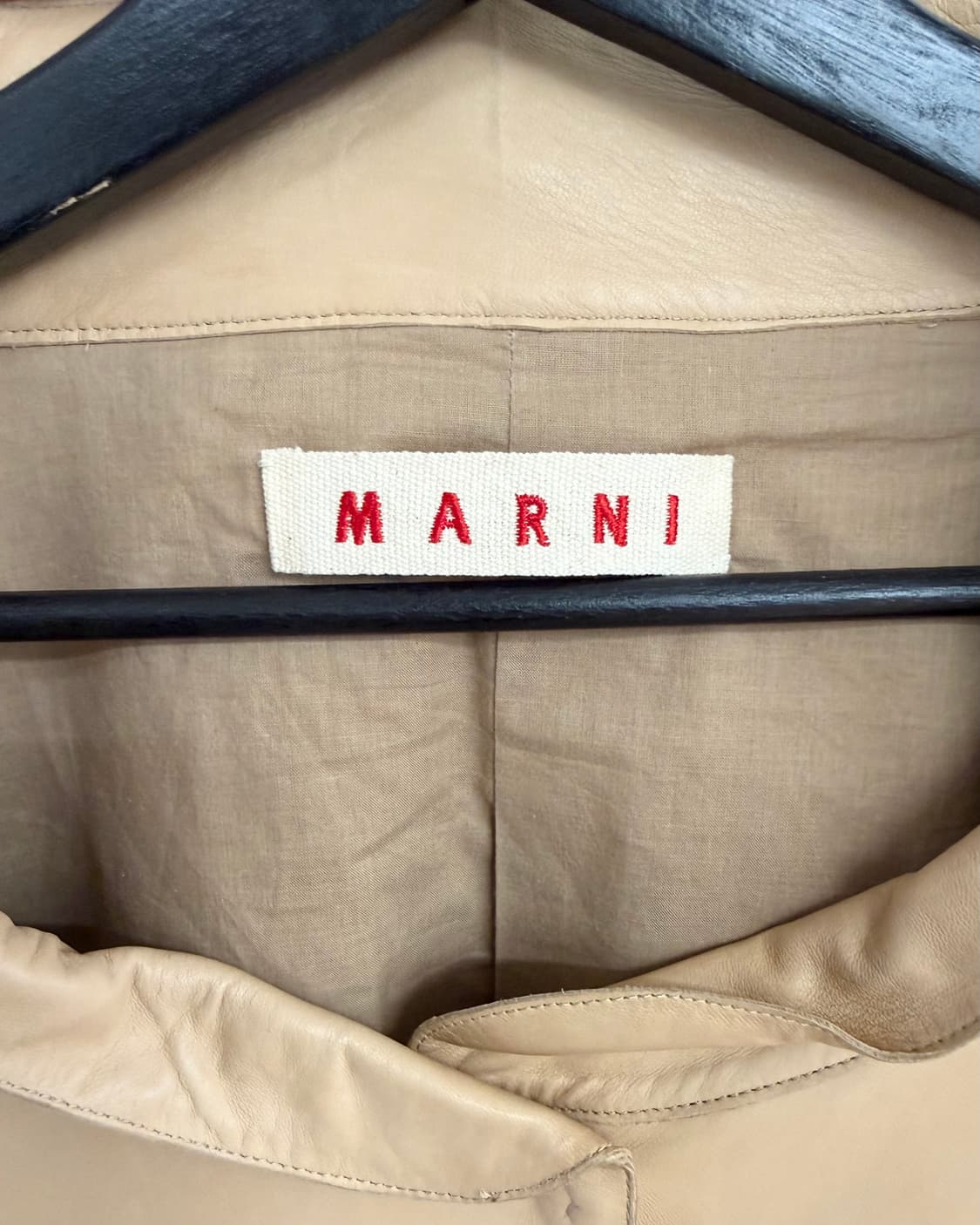 마르니 베이지 판넬 램스킨 코트 상품이미지7
