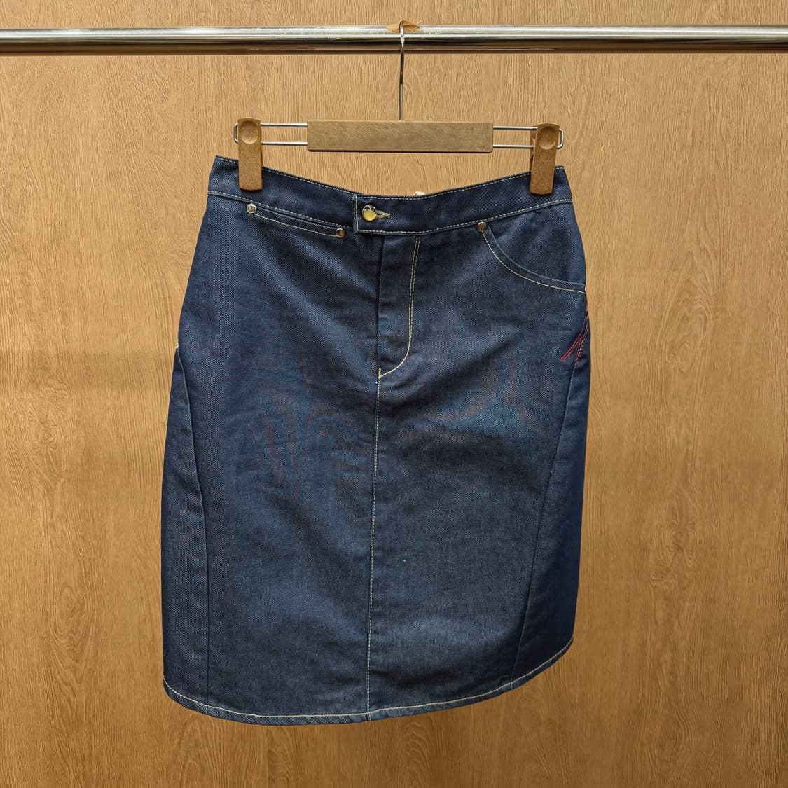 리바이스 엔지니어드진 데님 미디 스커트 백 플리츠 디테일 A라인 중청 상품이미지2