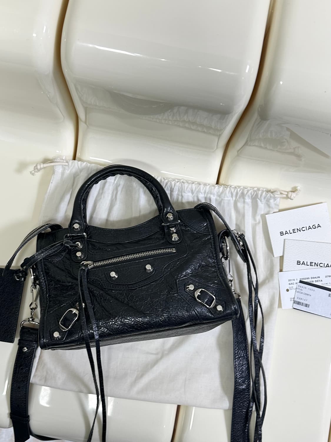 [SA 정품] 발렌시아가 시티 모터백 미니 블랙 상품이미지1