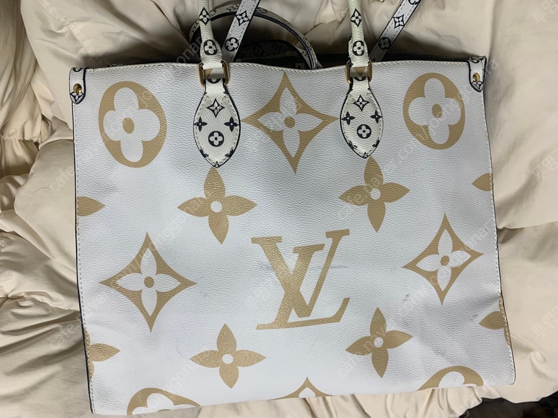 루이비통 온더고 GM 한정판 M44571/희소성 컬러/부분 사용감 상품이미지2