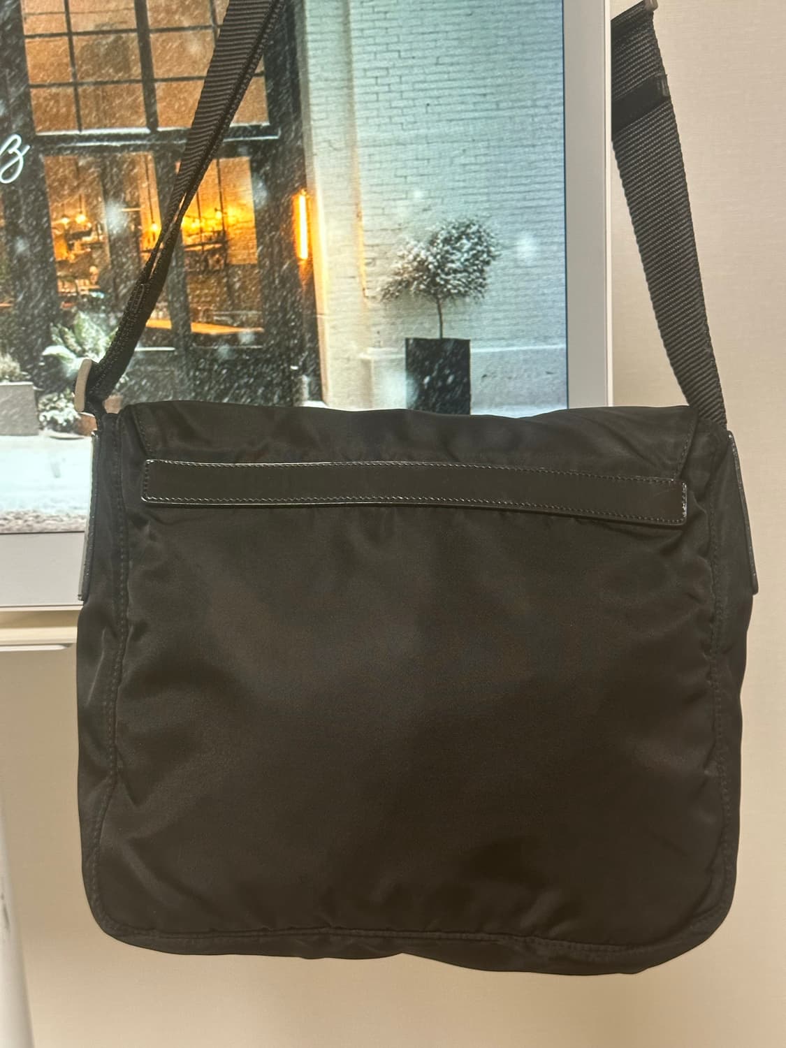 프라다 나일론 포코노 버클 크로스백 주우재백 상품이미지8