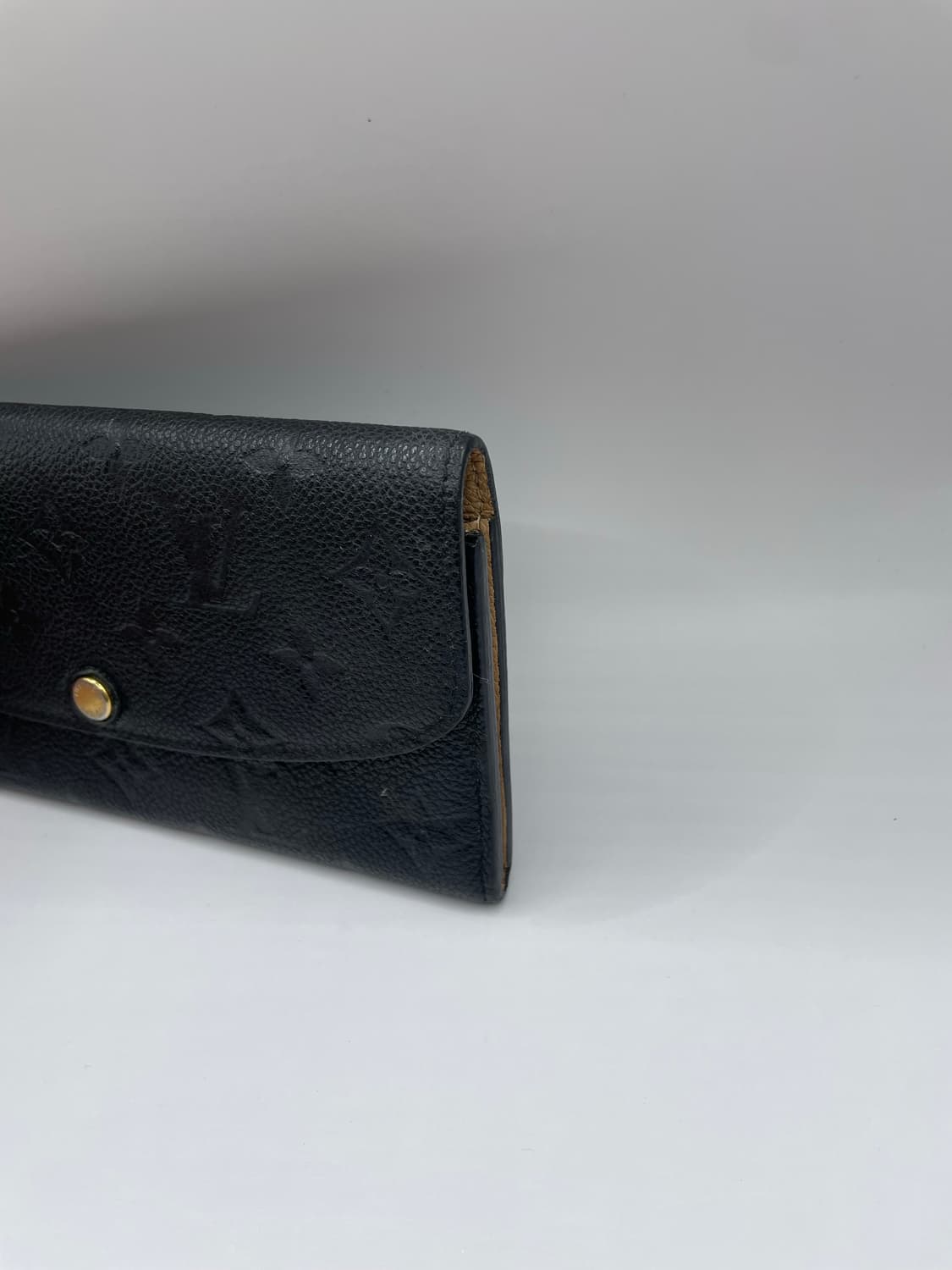 루이비통 에밀리 앙프렝뜨 장지갑 블랙 상품이미지3
