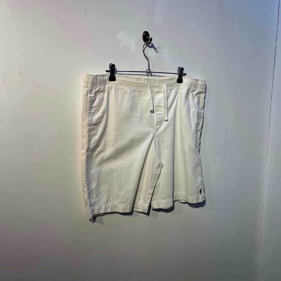 폴로 랄프로렌 화이트 반바지 상품이미지3