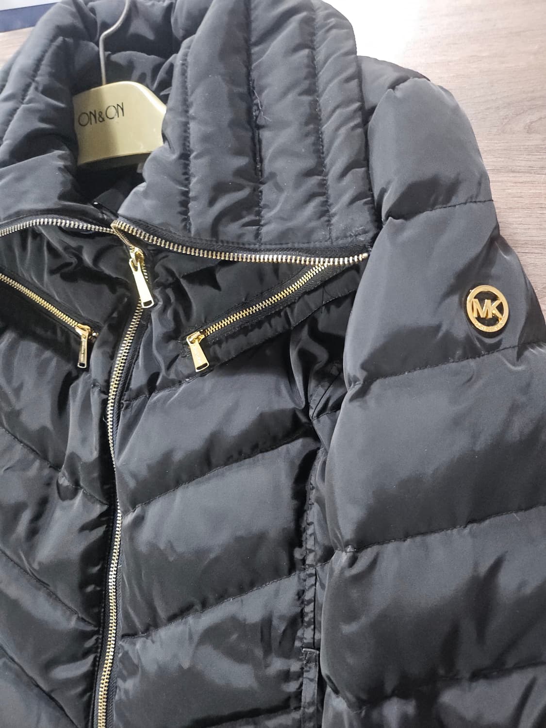 마이클코어스 블랙 다운 패딩 코트  XS 상품이미지8