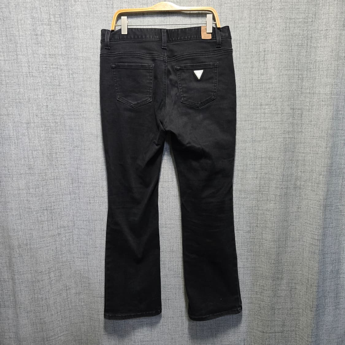 게스 블랙 데님 부츠컷 청바지  상품이미지2