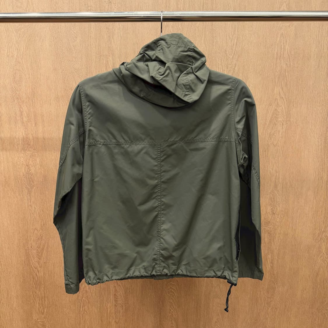 칼하트 아노락 후드 윈드 브레이커 지퍼 포켓 밑단 드로우 스트링 카키 상품이미지3