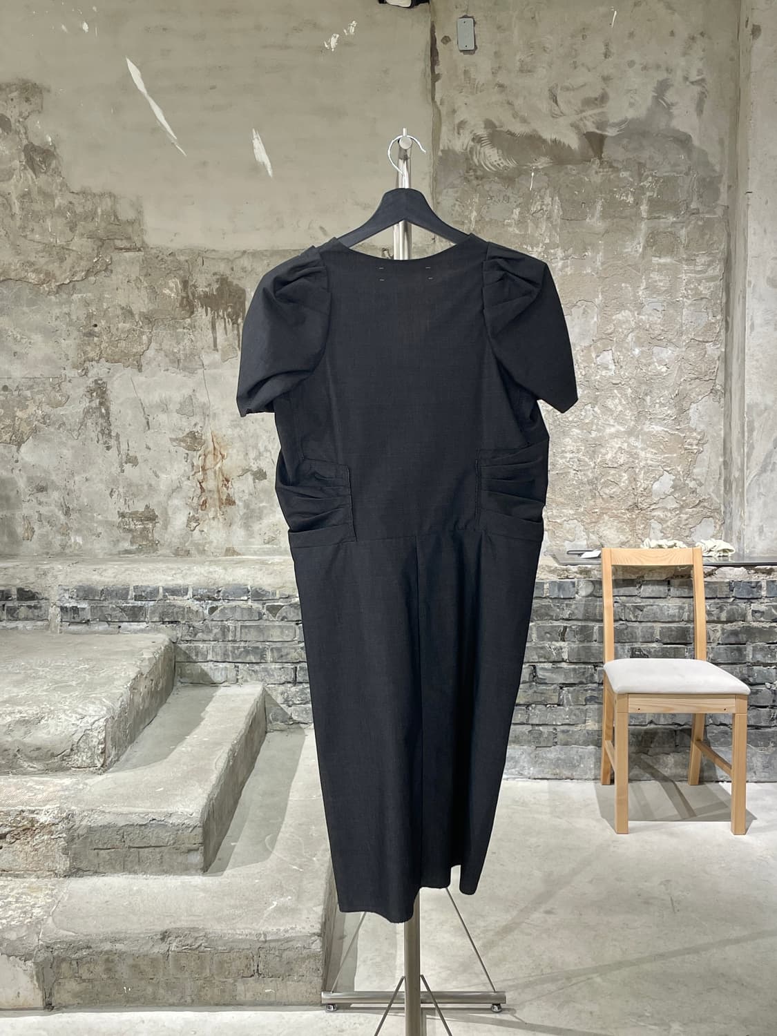 마르니 차콜 퍼프 슬리브 V넥 코튼 미디 원피스 상품이미지6