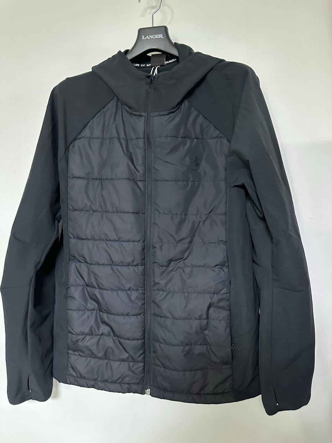 언더아머 블랙 후드 패딩 자켓 상품이미지1