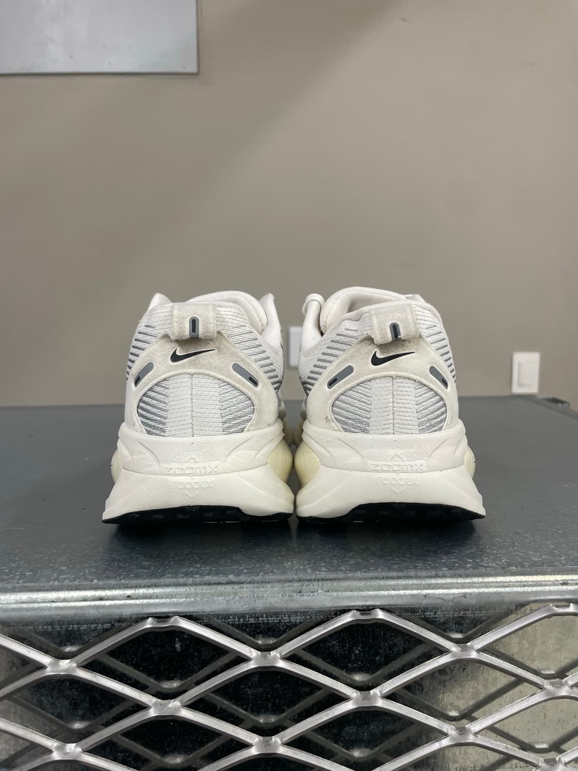 나이키 줌 보메로18 화이트 240 상품이미지3