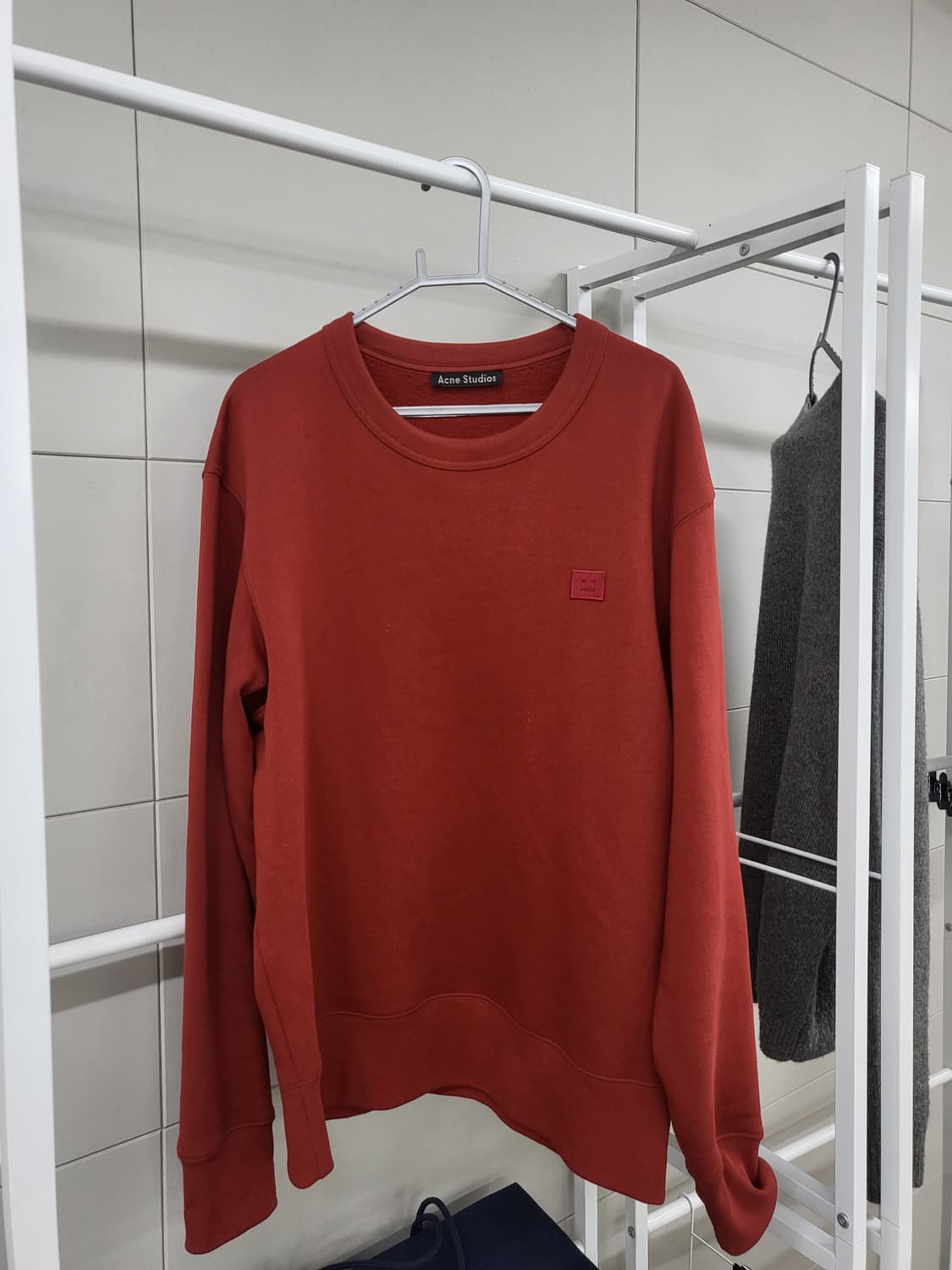 아크네스튜디오 페어뷰 페이스 맨투맨 상품이미지1