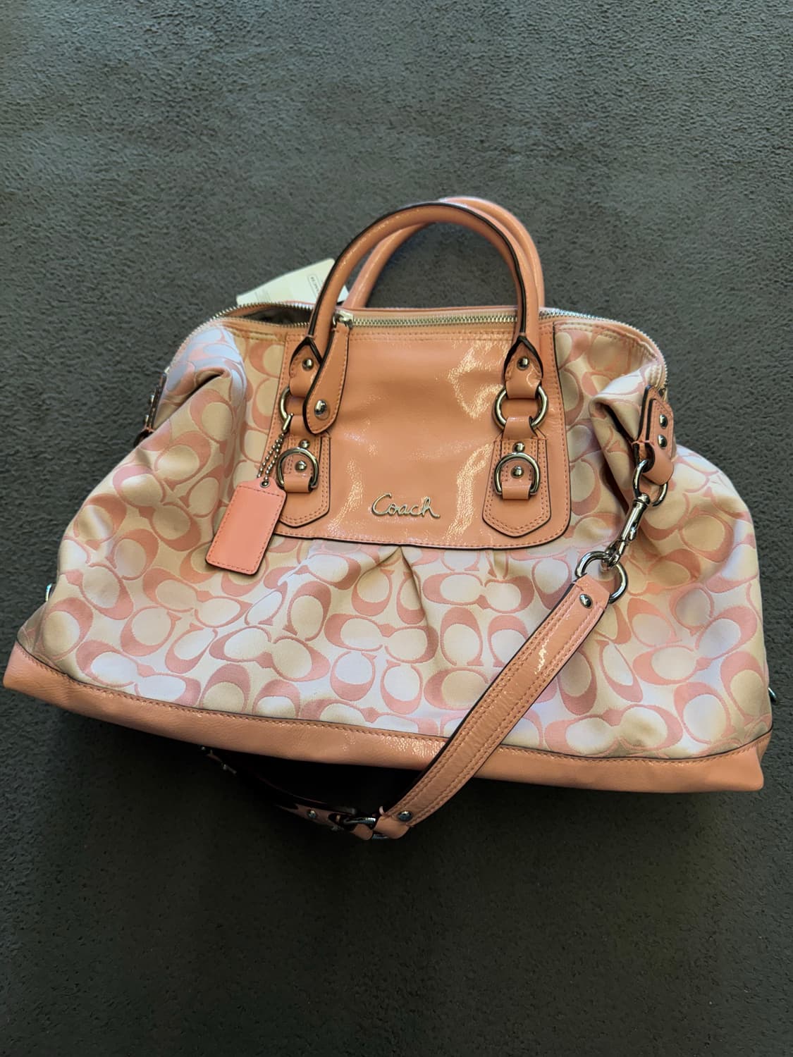 코치 빈티지 핑크 숄더백 새상품 처분  상품이미지1