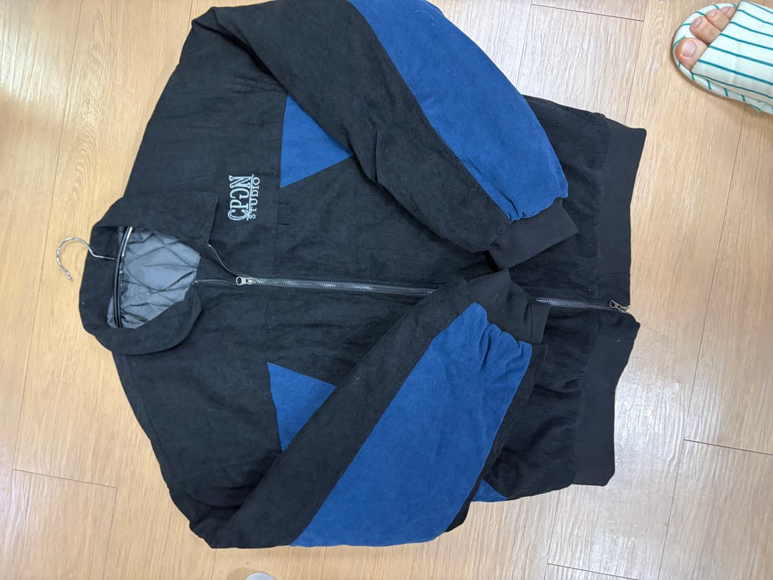 꼼파뇨 바시티 패딩 자켓 L사이드 상품이미지4