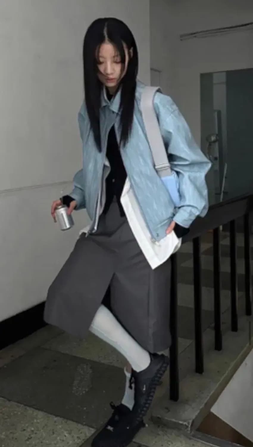 우화 벤트 스퀘어 백 블루  상품이미지3