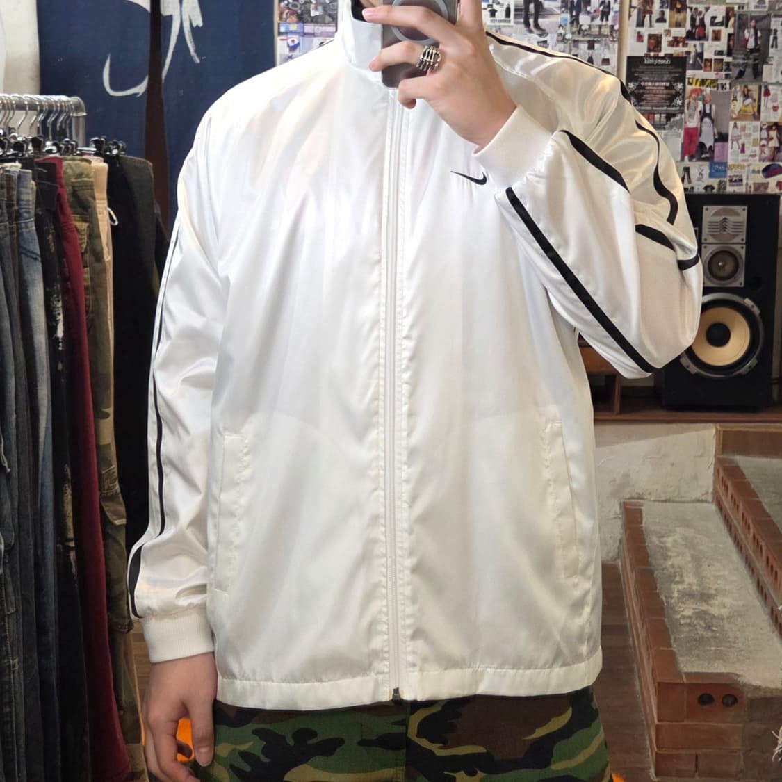 JPN NIKE 화이트 블랙 라인 바람막이 상품이미지1
